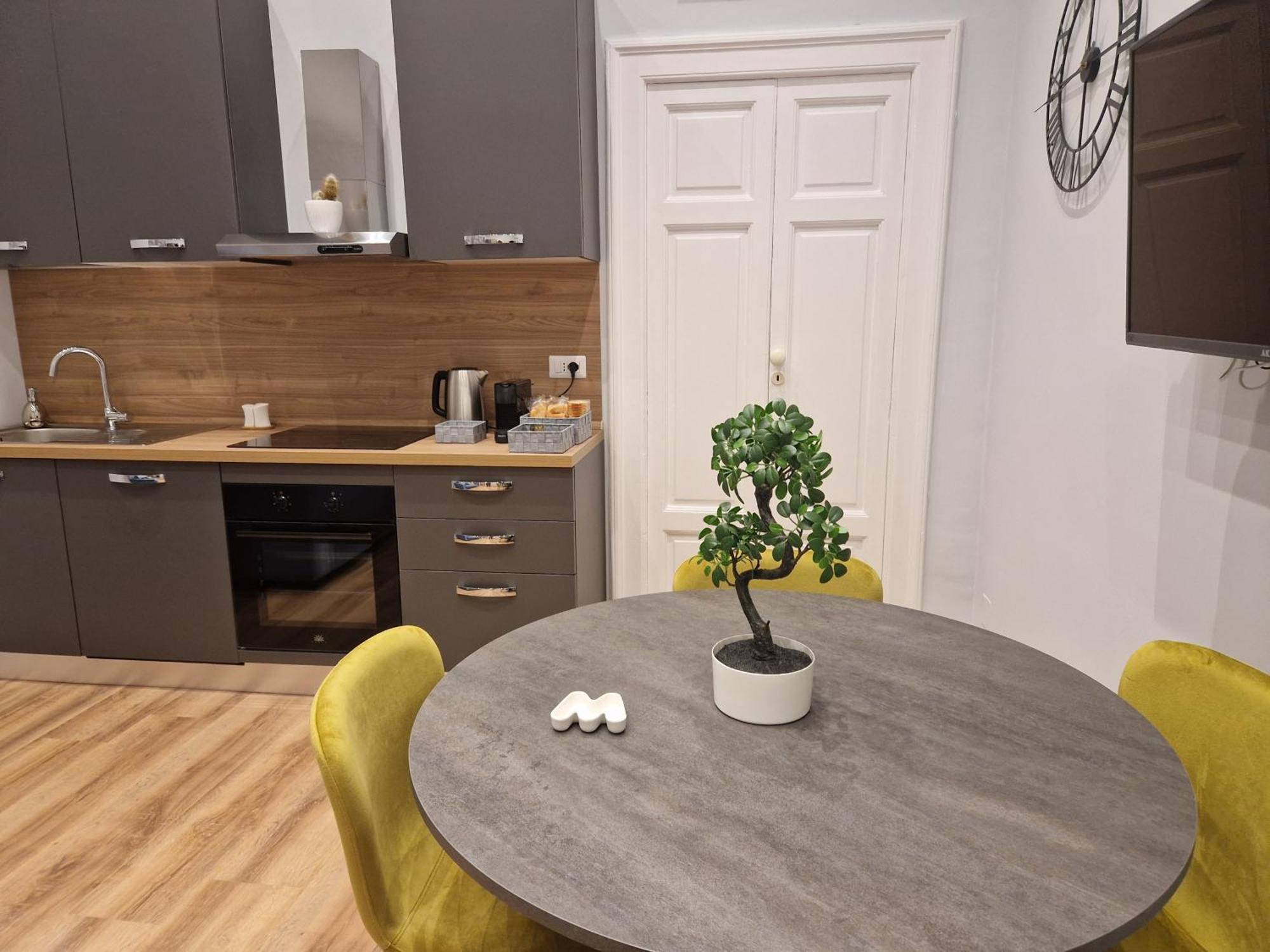 Dimora Luxury Alessia Apartment Bari Bagian luar foto
