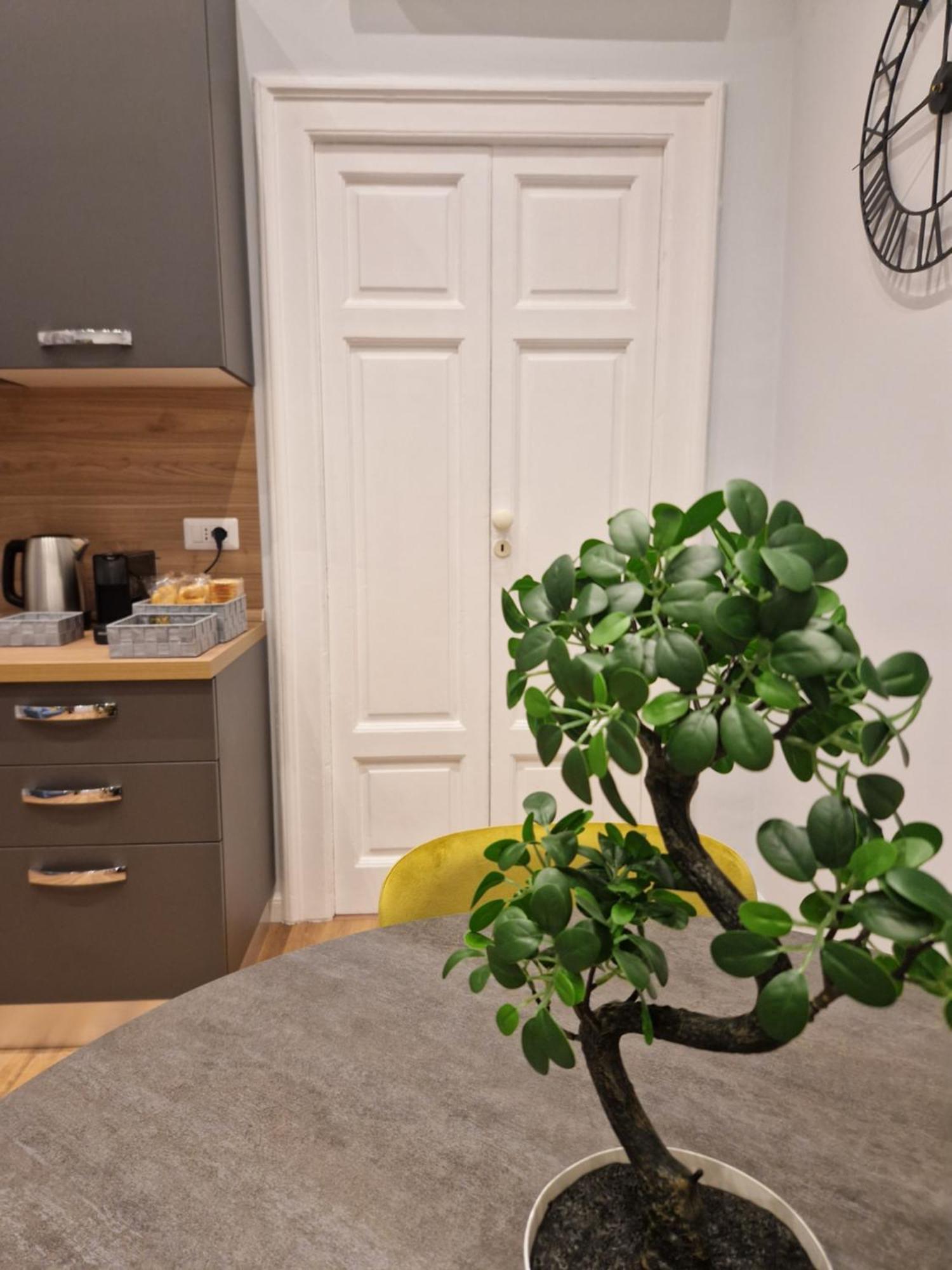 Dimora Luxury Alessia Apartment Bari Bagian luar foto