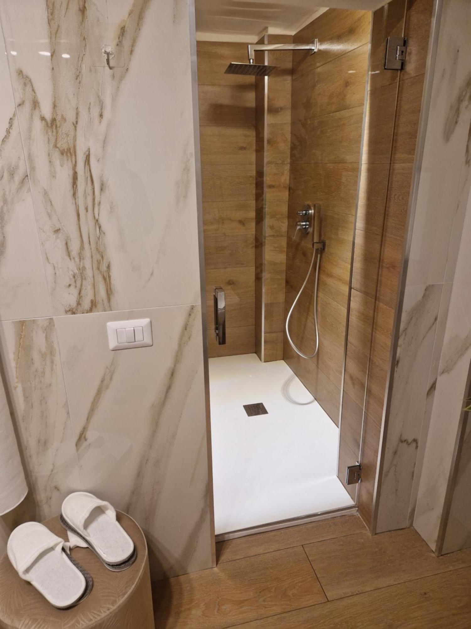 Dimora Luxury Alessia Apartment Bari Bagian luar foto