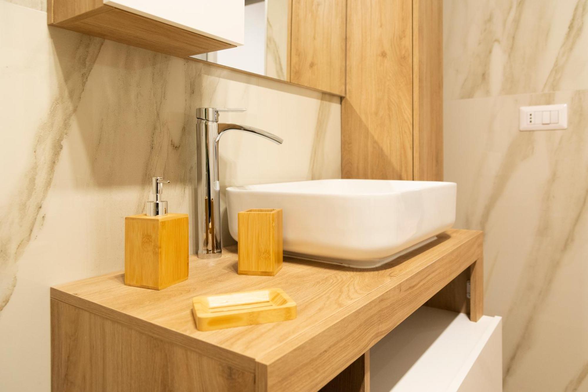 Dimora Luxury Alessia Apartment Bari Bagian luar foto
