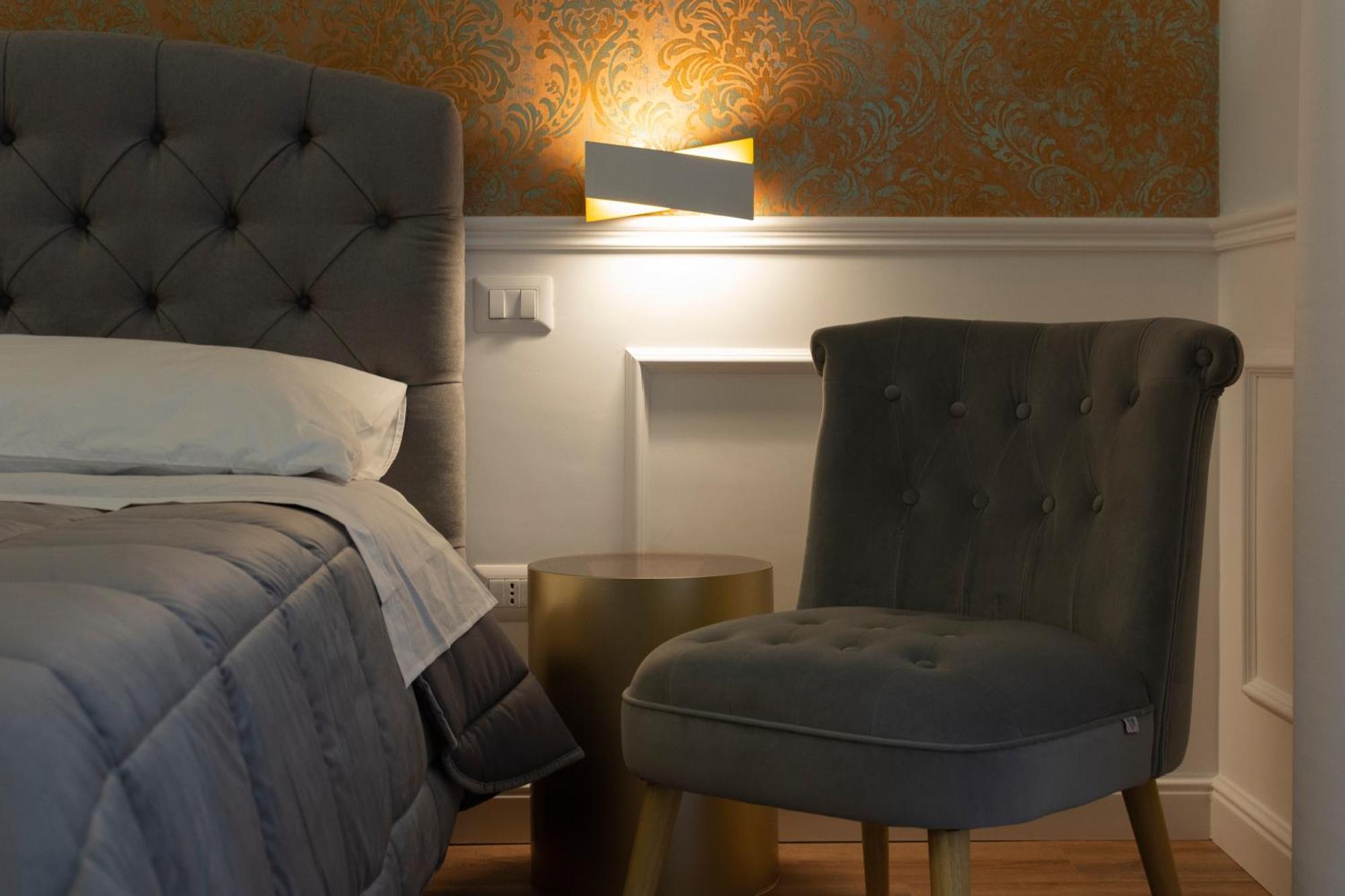 Dimora Luxury Alessia Apartment Bari Bagian luar foto